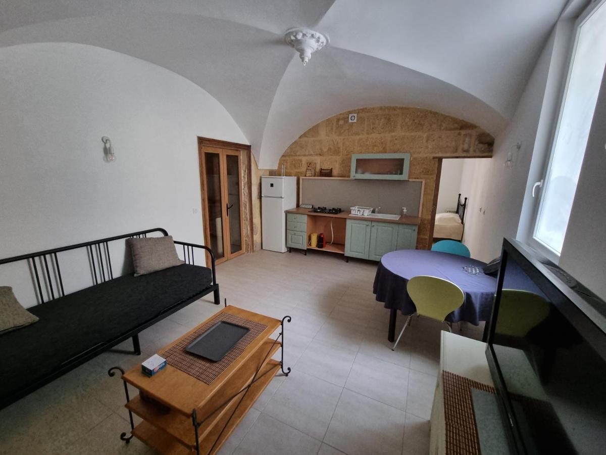 Dans Maison De Maitre, Appartement Independant. Montfrin Luaran gambar