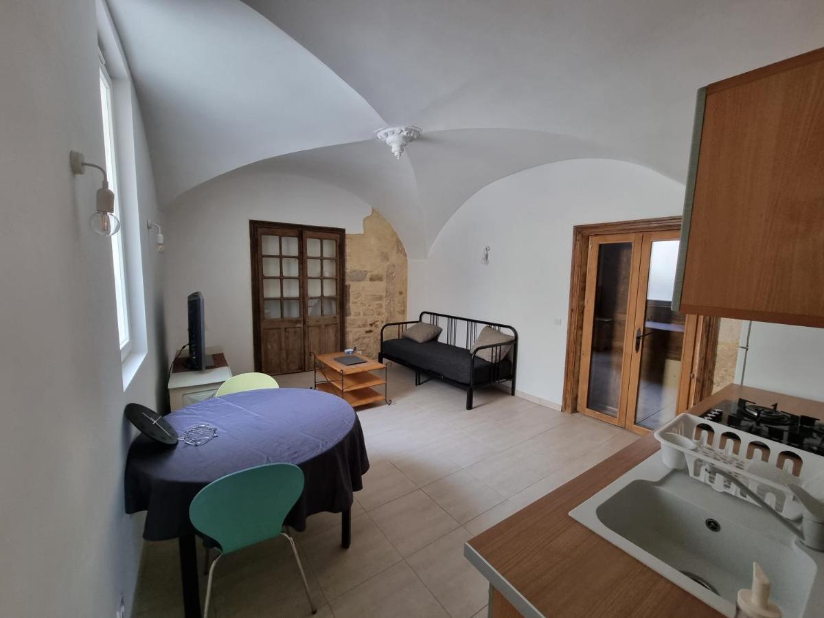 Dans Maison De Maitre, Appartement Independant. Montfrin Luaran gambar