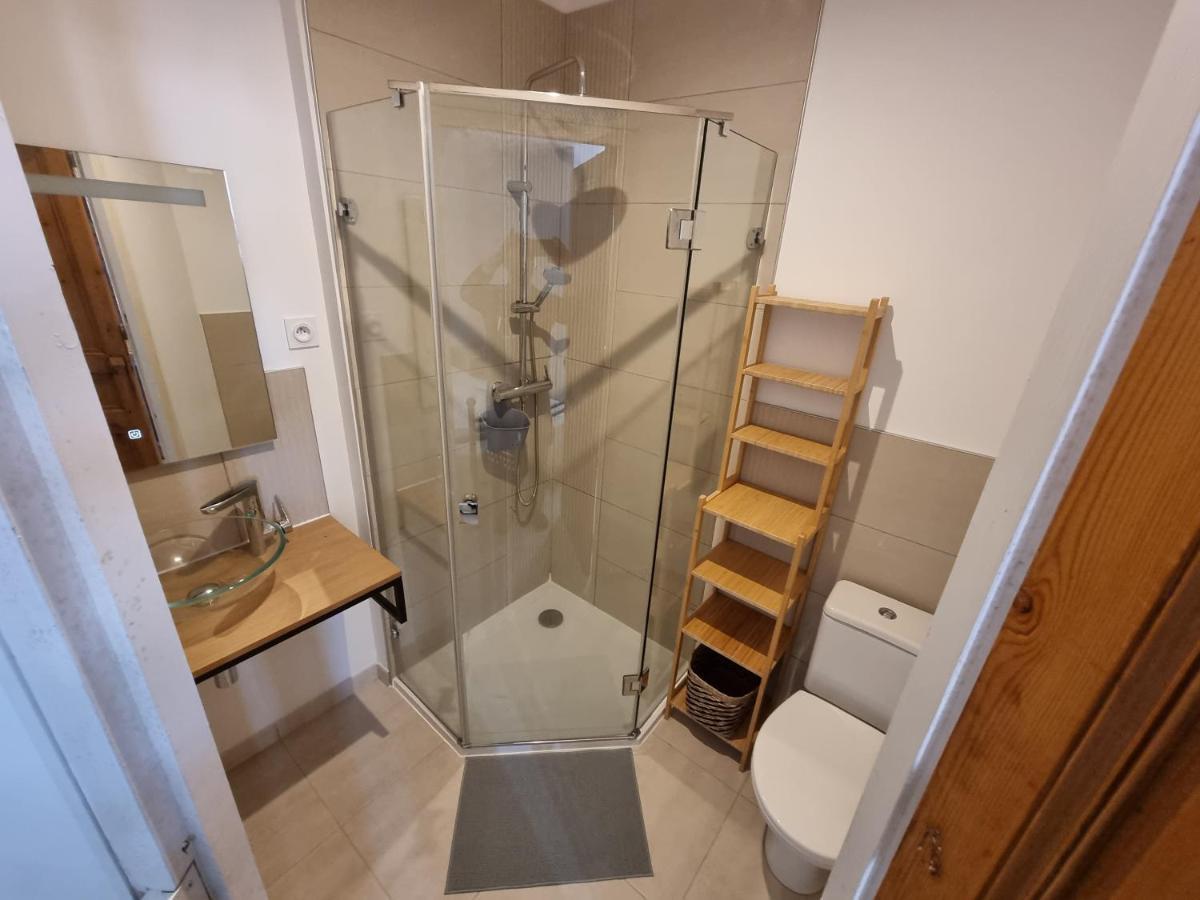 Dans Maison De Maitre, Appartement Independant. Montfrin Luaran gambar