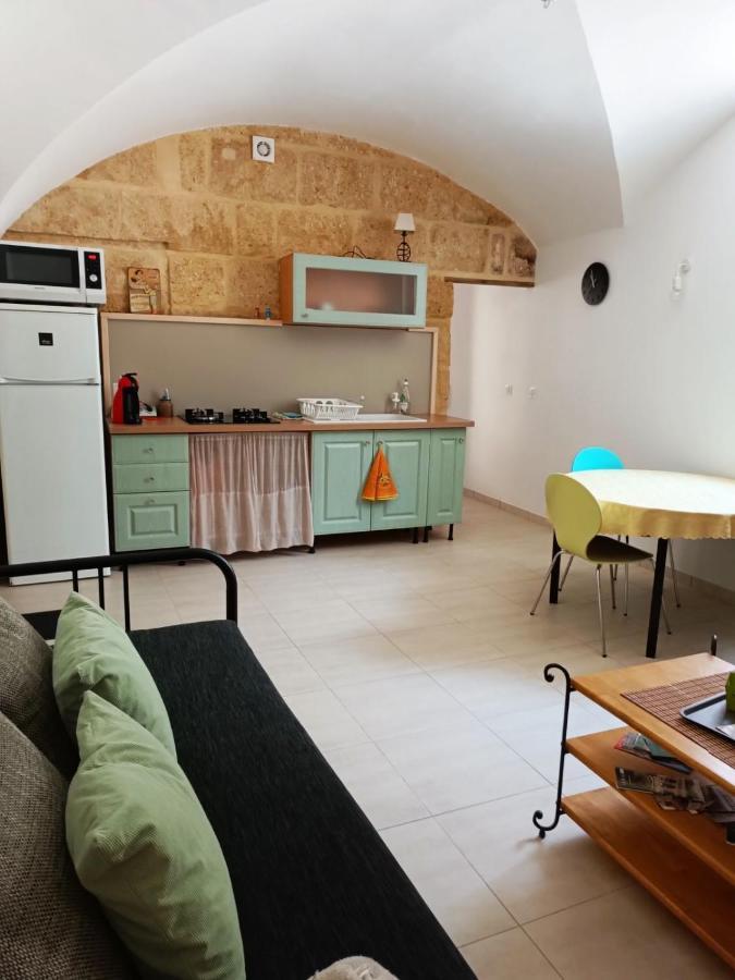 Dans Maison De Maitre, Appartement Independant. Montfrin Luaran gambar